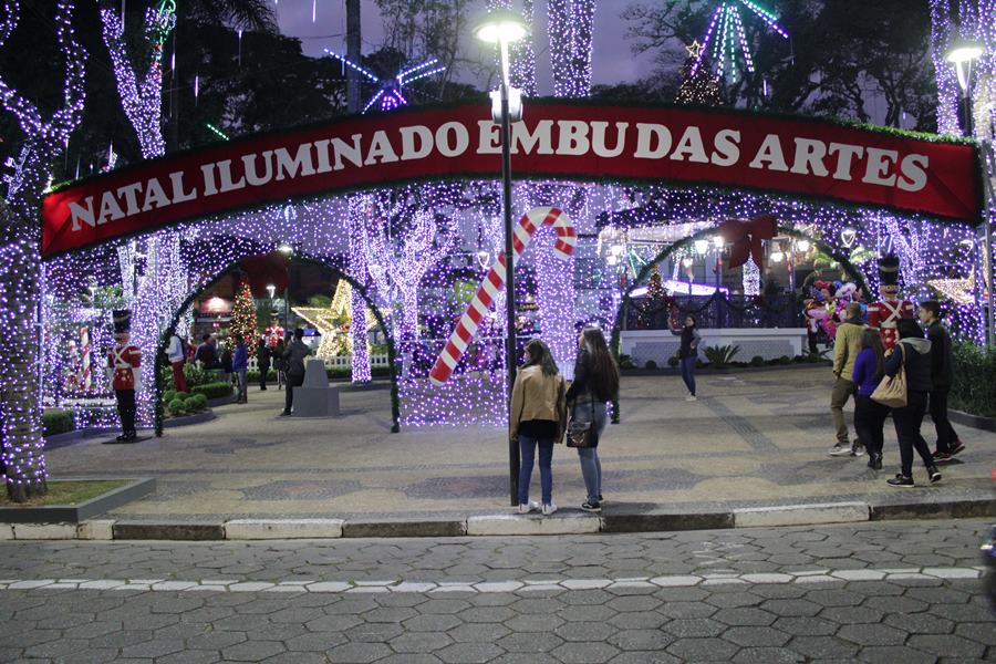 Natal Iluminado 2022: Luzes de Natal serão acesas dia 2 de dezembro em Embu  Artes - O TABOANENSE