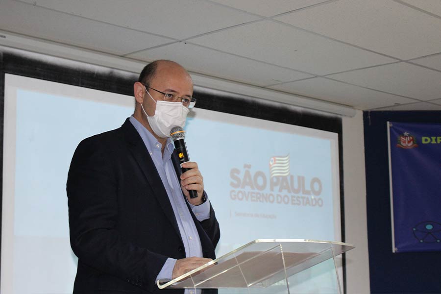 Secretário de Estadual de Educação Rossiele Soares Divulgação